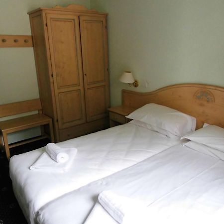 Hotel Residence Valverde غريسّوني لا ترينيتي المظهر الخارجي الصورة