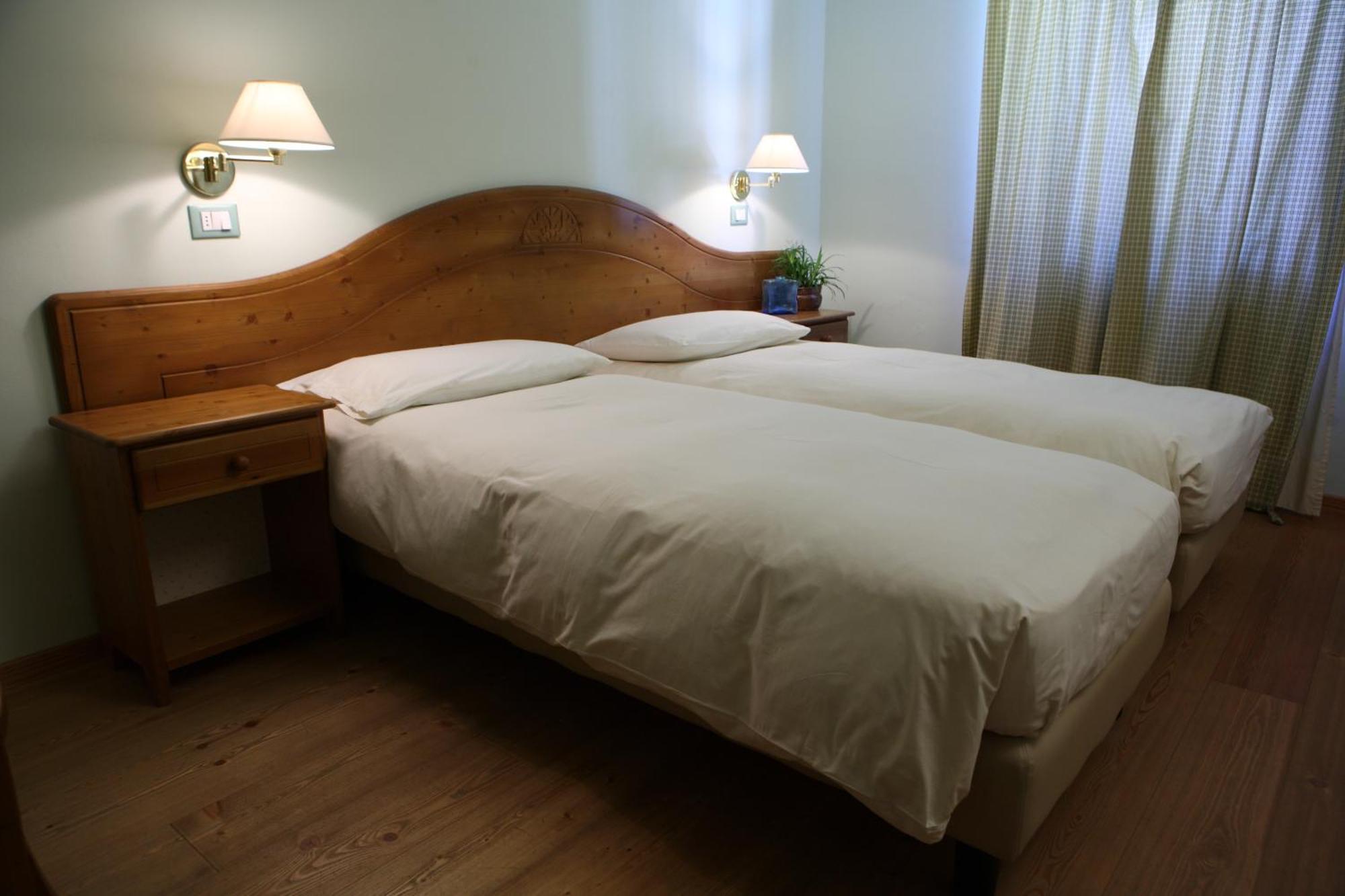 Hotel Residence Valverde غريسّوني لا ترينيتي المظهر الخارجي الصورة