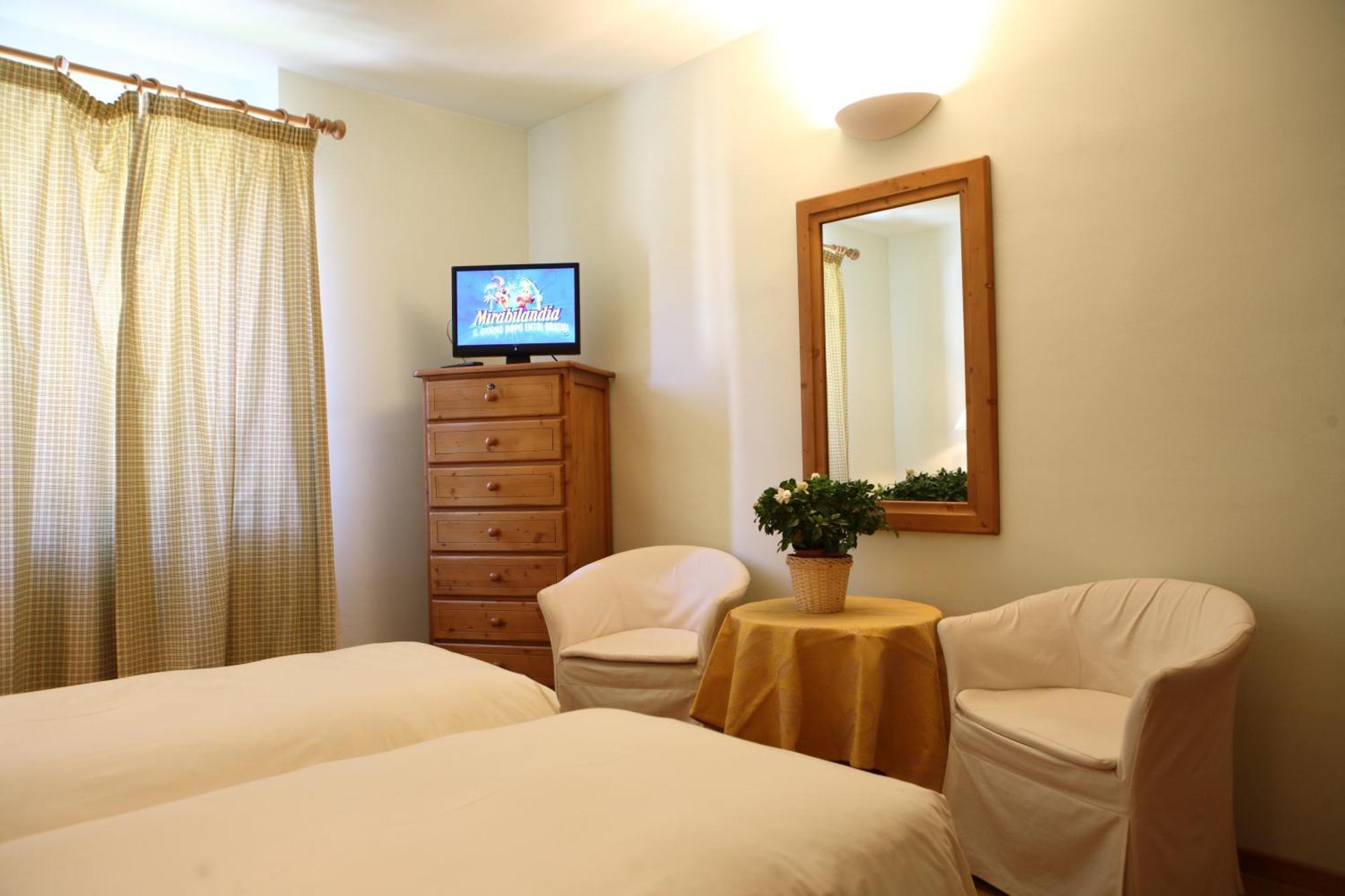 Hotel Residence Valverde غريسّوني لا ترينيتي المظهر الخارجي الصورة