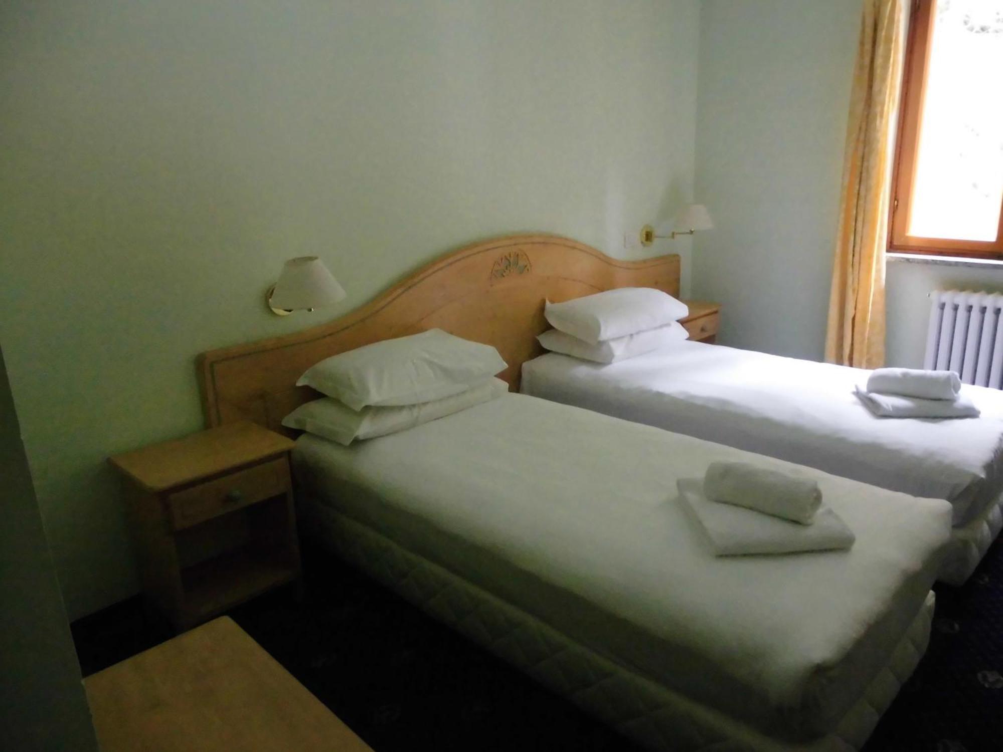 Hotel Residence Valverde غريسّوني لا ترينيتي المظهر الخارجي الصورة