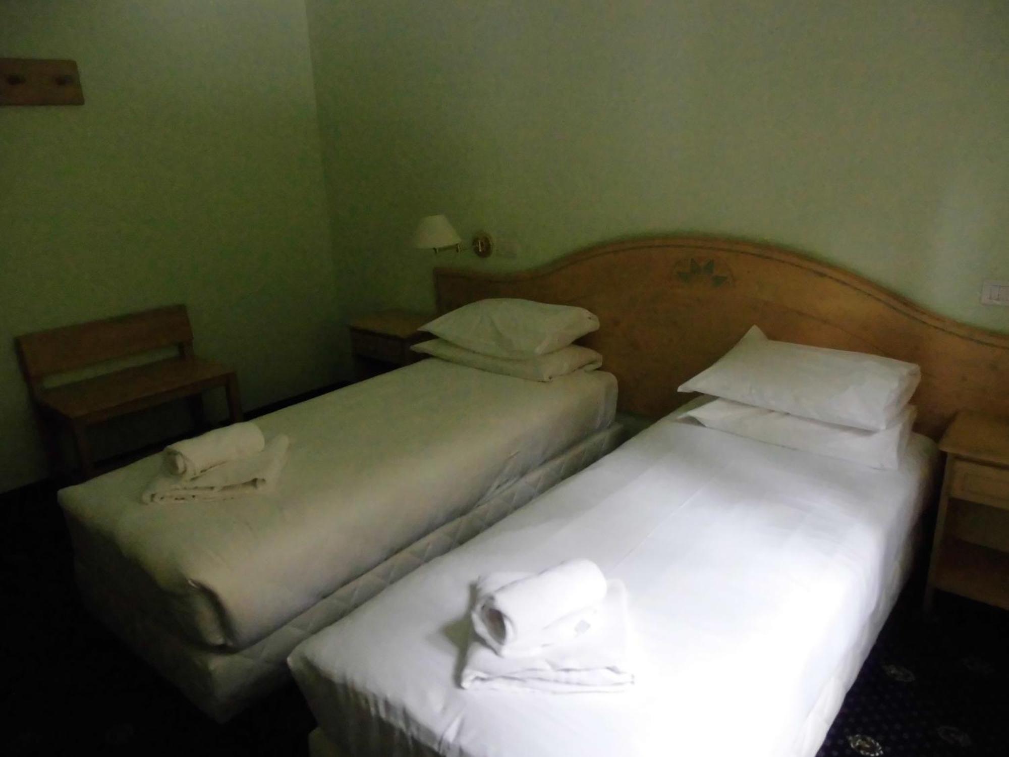 Hotel Residence Valverde غريسّوني لا ترينيتي المظهر الخارجي الصورة
