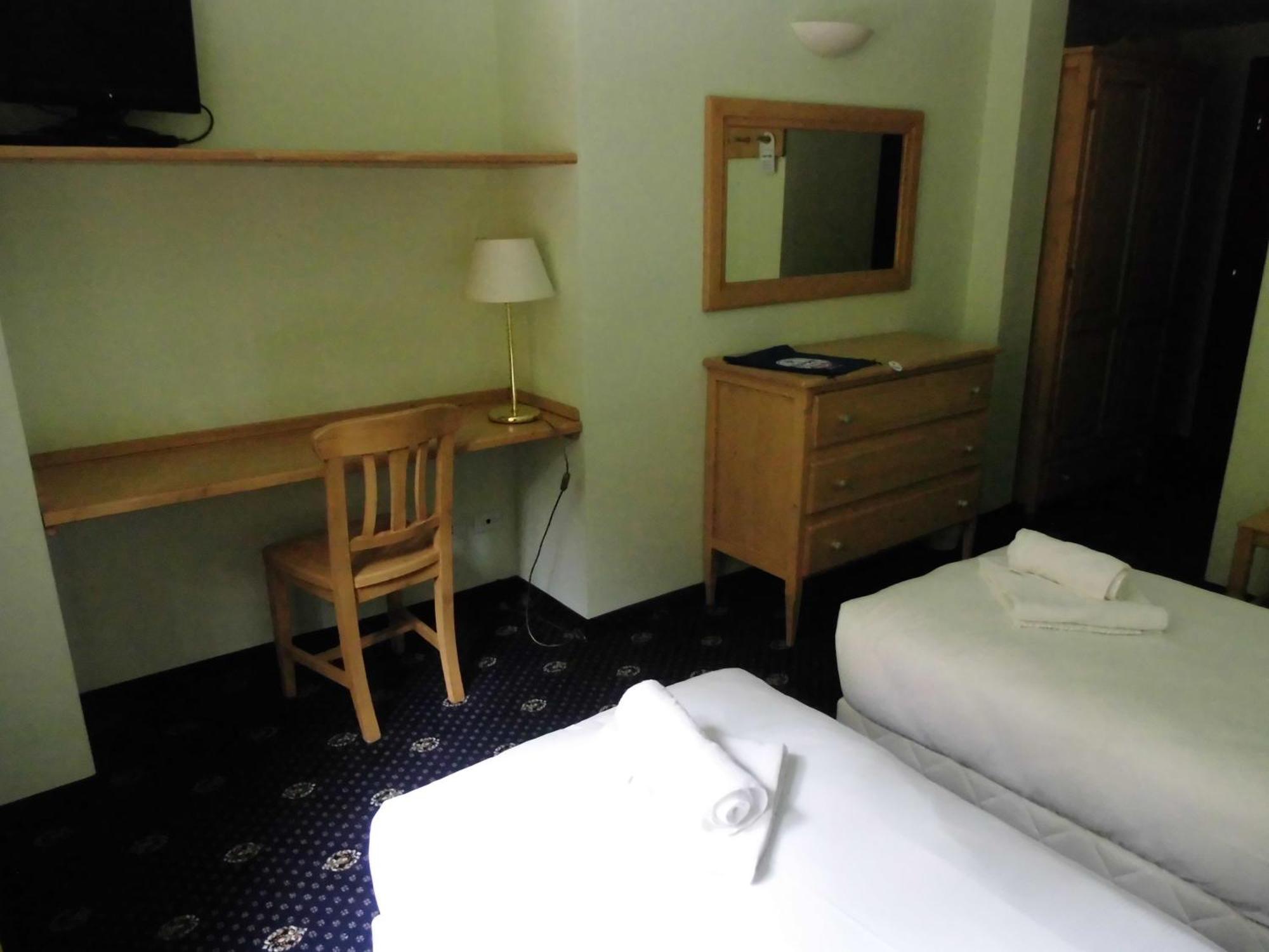 Hotel Residence Valverde غريسّوني لا ترينيتي المظهر الخارجي الصورة