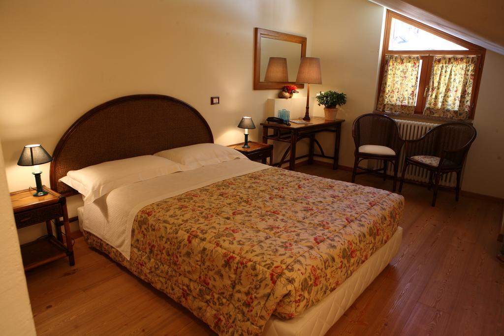 Hotel Residence Valverde غريسّوني لا ترينيتي المظهر الخارجي الصورة